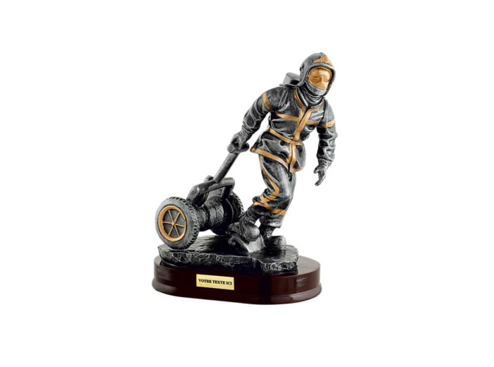 Resine pompier derouleur h. 28 cm