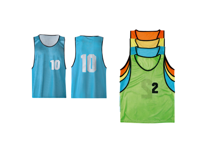 Lot de chasubles numerotees de 16 a